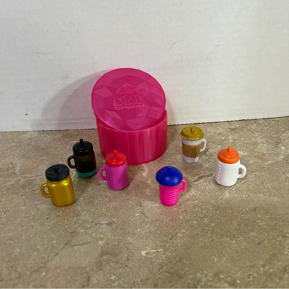 L.O.L. Surprise! OMG Doll Cups